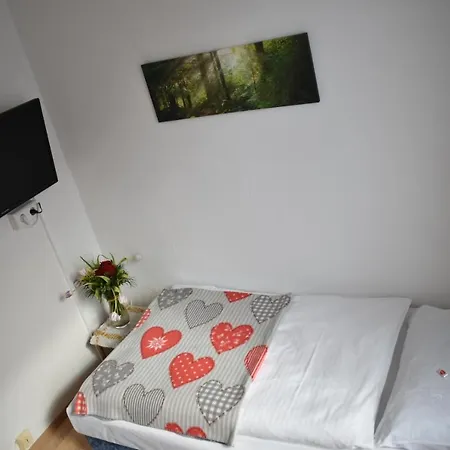 לינה וארוחת בוקר Alpengasthof Schuster