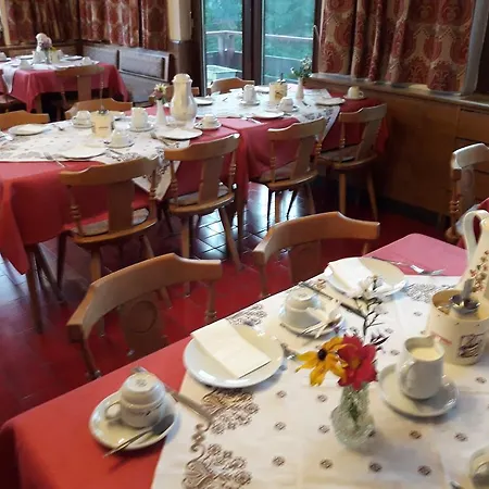 Alpengasthof Schuster Bed and breakfast Seewiesen